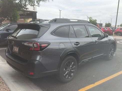 Used 2025 Subaru Outback Onyx Edition w/ Popular Package #2 image 2