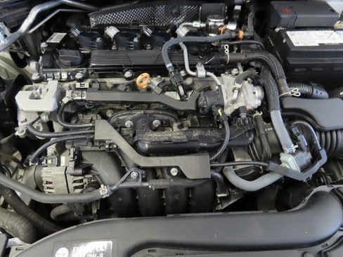 Used 2024 Toyota Corolla LE image 30