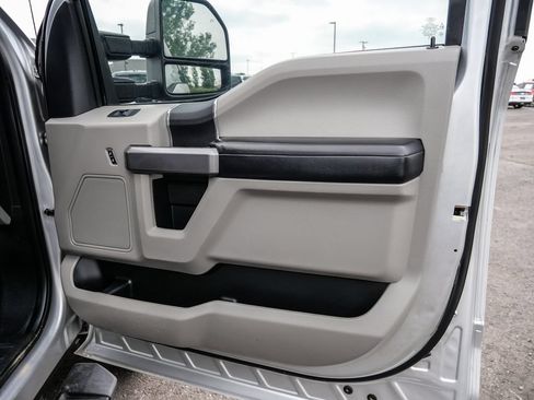 Used 2018 Ford F250 XLT w/ XLT Value Package AWD/4WD image 35