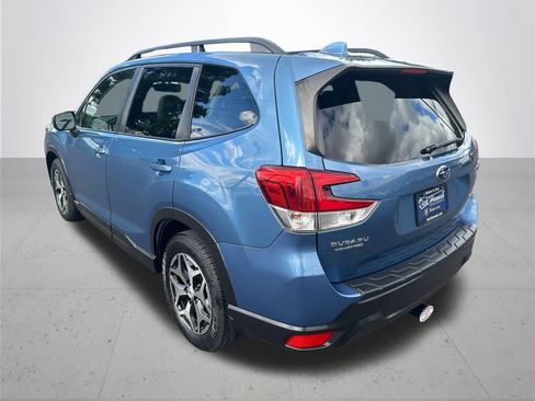 Used 2020 Subaru Forester Premium AWD/4WD image 9