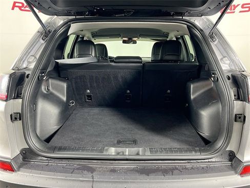 Used 2020 Jeep Cherokee Latitude Plus image 24