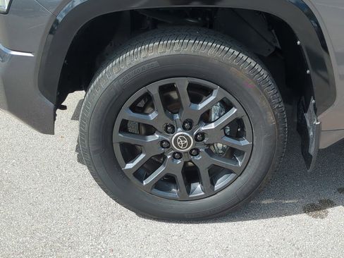 Used 2024 Toyota Tundra Platinum AWD/4WD image 12