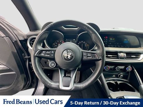 Used 2023 Alfa Romeo Stelvio Ti AWD/4WD image 17