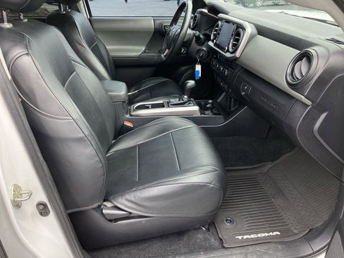 Used 2021 Toyota Tacoma SR5 image 33