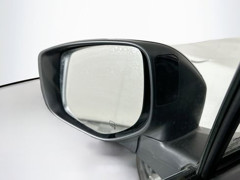 Used 2025 Subaru Outback Premium AWD/4WD image 16