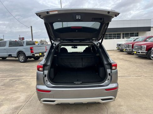 Used 2023 Mitsubishi Outlander SEL image 13