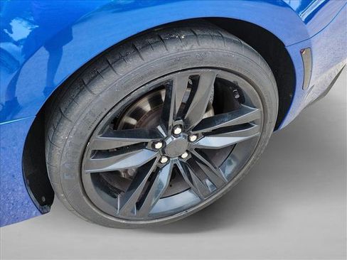 Used 2016 Chevrolet Camaro SS RWD image 9