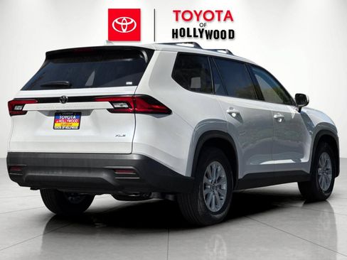 New 2026 Toyota Grand Highlander FWD image 4