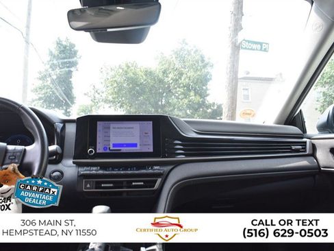 Used 2025 Toyota Camry LE AWD/4WD image 31