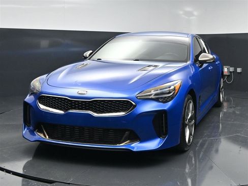 Used 2018 Kia Stinger GT AWD/4WD image 2