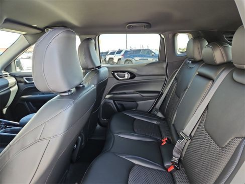 New 2026 Jeep Compass Latitude image 17