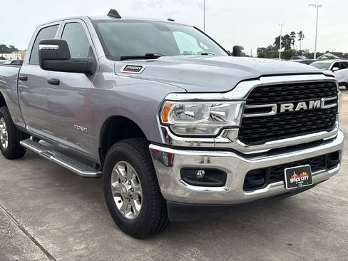 Used 2024 RAM 2500 Big Horn AWD/4WD image 2