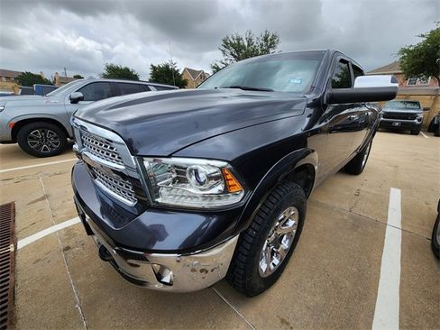 Used 2018 RAM 1500 Laramie w/ Convenience Group AWD/4WD image 3