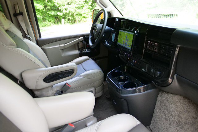 Used 2025 GMC Savana 2500 Extended w/ Driver Convenience Package RWD image 44