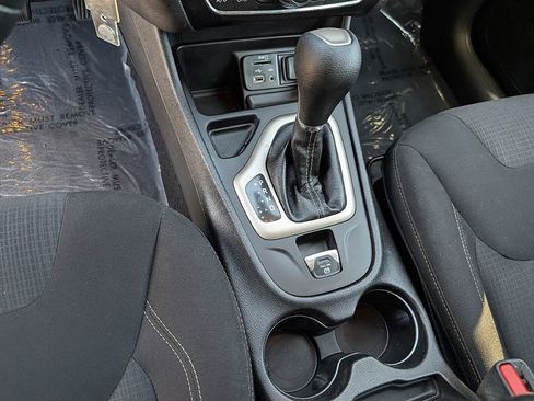 Used 2017 Jeep Cherokee Latitude image 27