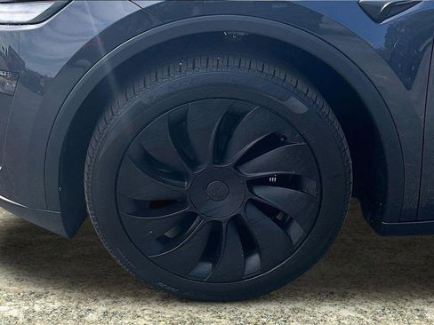 Used 2026 Tesla Model Y AWD image 33