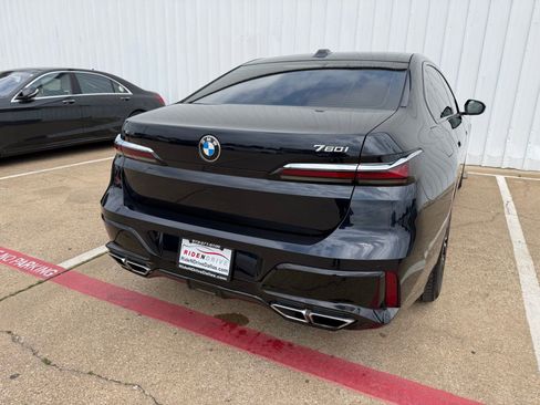 Used 2023 BMW 760i xDrive AWD/4WD image 7