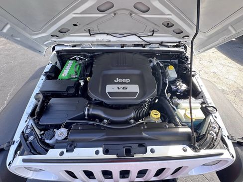 Used 2016 Jeep Wrangler Unlimited Sport w/ Connectivity Group image 41