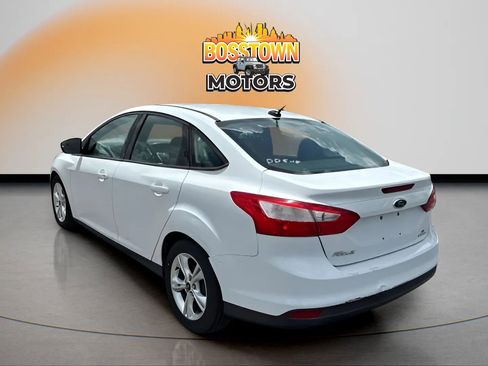 Used 2014 Ford Focus SE FWD image 3