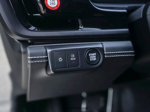 Used 2024 Porsche Panamera 4 w/ Premium Package image 31