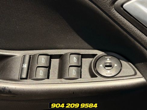 Used 2018 Ford Focus SEL FWD image 13