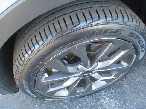 Used 2023 Kia Sorento SX Prestige image 10