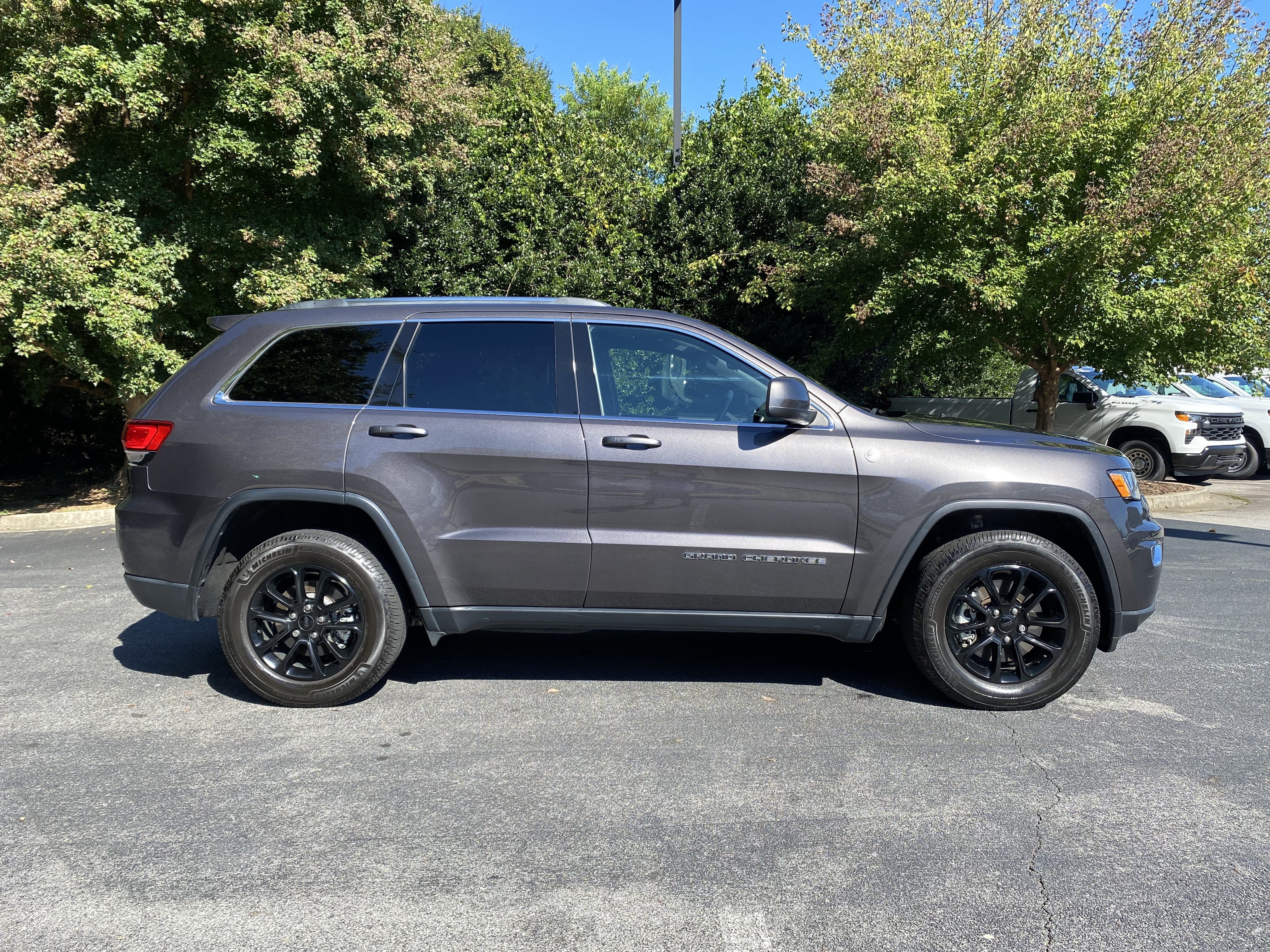 Used 2021 Jeep Grand Cherokee Laredo AWD/4WD image 10