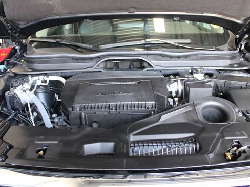 Used 2025 Honda Pilot Touring image 14