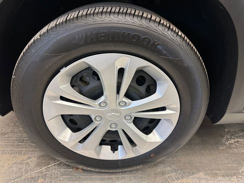 Used 2024 Chevrolet Trax LS image 31