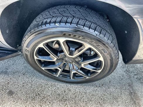 Used 2022 Chevrolet Tahoe RST w/ Luxury Package RWD image 12