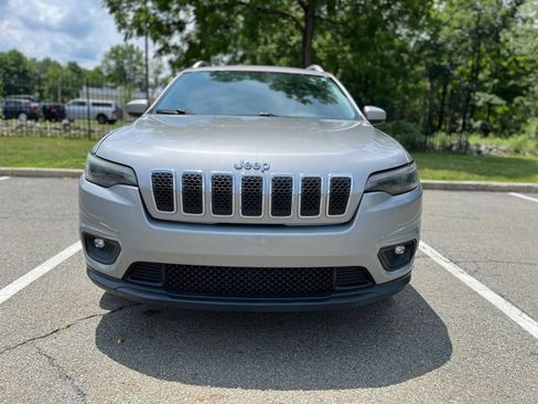 Used 2019 Jeep Cherokee Latitude w/ Popular Appearance Group FWD image 3