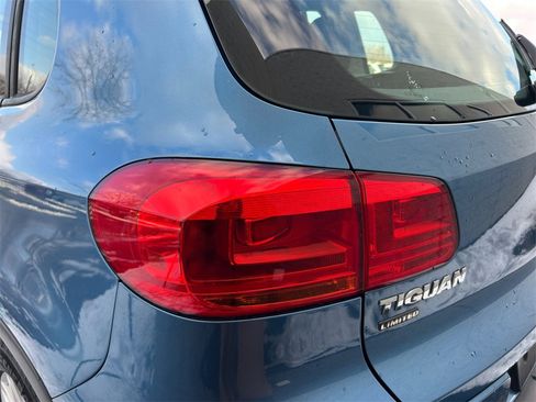 Used 2017 Volkswagen Tiguan Limited w/ Premium Package image 29