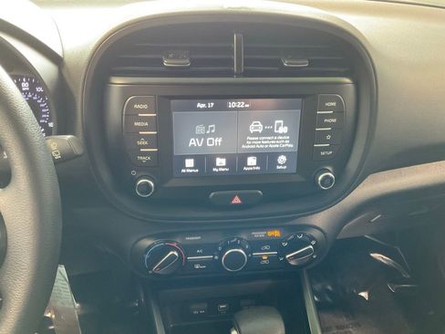 Used 2020 Kia Soul LX image 15