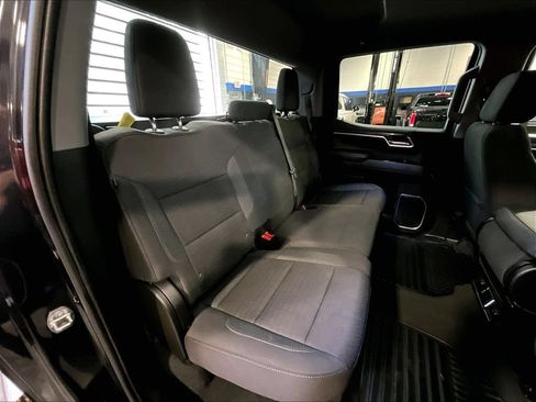 Used 2022 Chevrolet Silverado 1500 LT AWD/4WD image 16