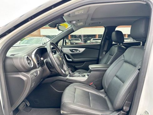Used 2021 Chevrolet Blazer LT w/ Sound & Technology Package FWD image 3