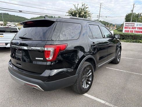 Used 2017 Ford Explorer XLT FWD image 5