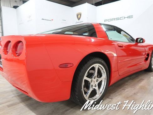 Used 2002 Chevrolet Corvette Coupe w/ Preferred Equipment Group2 RWD image 21