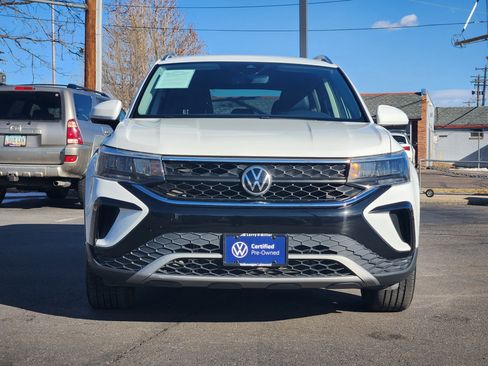 Certified 2022 Volkswagen Taos SE image 9