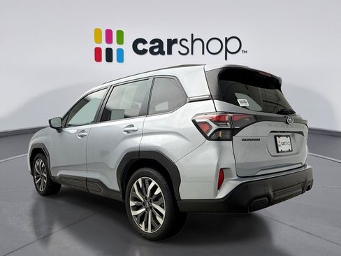 Used 2025 Subaru Forester Touring image 3