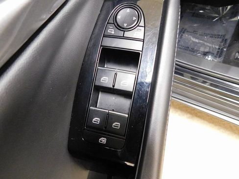 Used 2024 MAZDA CX-30 AWD 2.5 S w/ Select Sport Pkg image 19