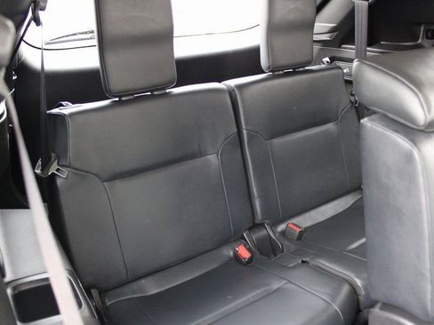 Used 2025 Mitsubishi Outlander SE image 26