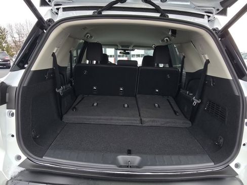 New 2026 Nissan Pathfinder SV image 10