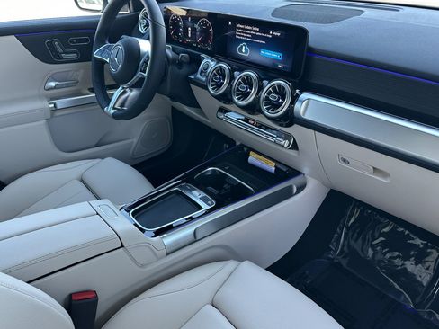 New 2026 Mercedes-Benz GLB 250 4MATIC image 16