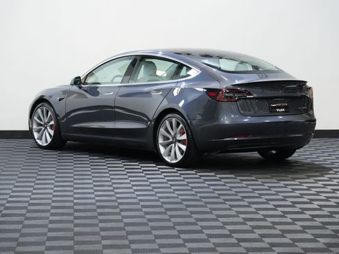 Used 2019 Tesla Model 3 Performance image 8