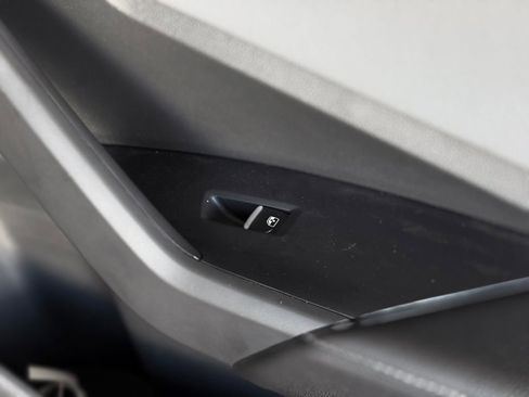 New 2026 Volkswagen Jetta SE FWD image 28