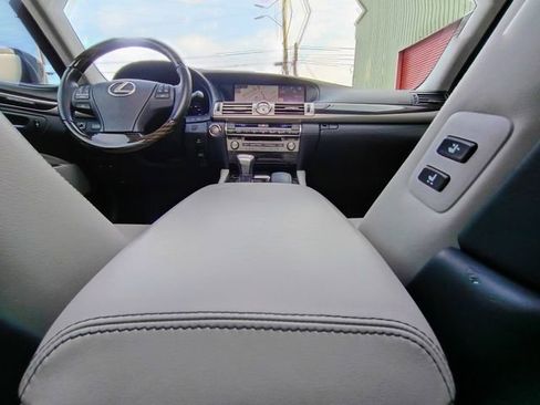 Used 2015 Lexus LS 460 L image 37