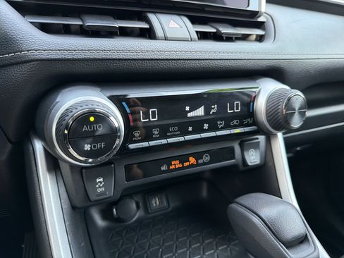 Certified 2024 Toyota RAV4 XLE FWD image 8