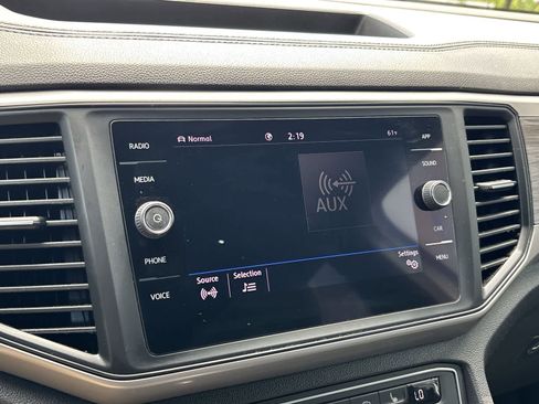 Used 2020 Volkswagen Atlas Cross Sport SE AWD/4WD image 15
