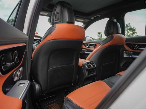Certified 2024 Mercedes-Benz GLC 43 AMG 4MATIC image 32