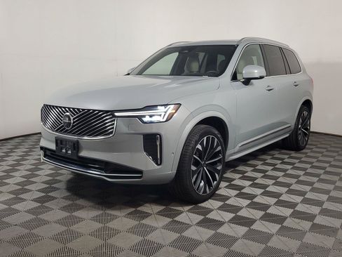 Used 2026 Volvo XC90 B6 Plus AWD/4WD image 3